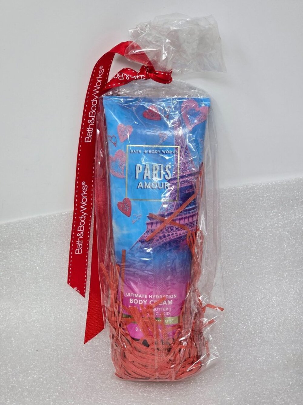 Bath & Body Works Paris Amour Ultimate Hydration Body Cream Gift Wrapped 8 Oz